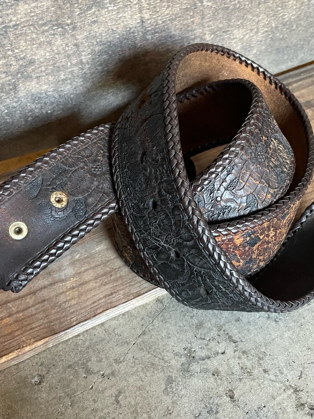 Vintage Crafting Leather Embossed Southwest Whip Stitched Border